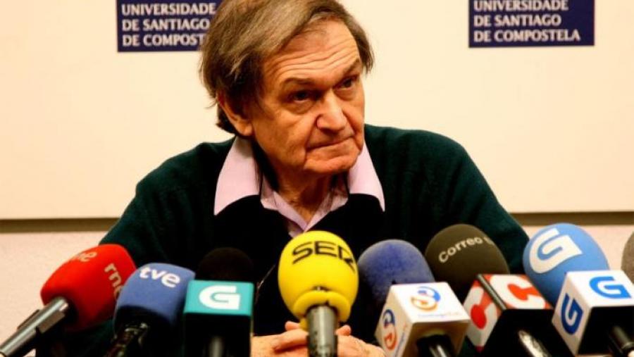 Roger Penrose mantivo un encontro na USC con medios de comunicación