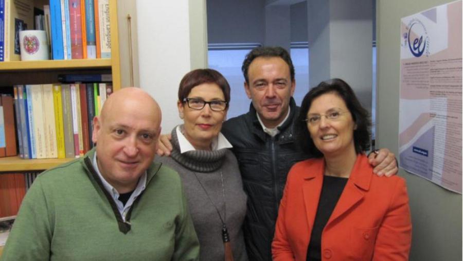 De esquerda a dereita, Ignacio Palacios, Teresa Fanego, Carlos Acuña (membro do grupo PCC) e Isabel Fraga