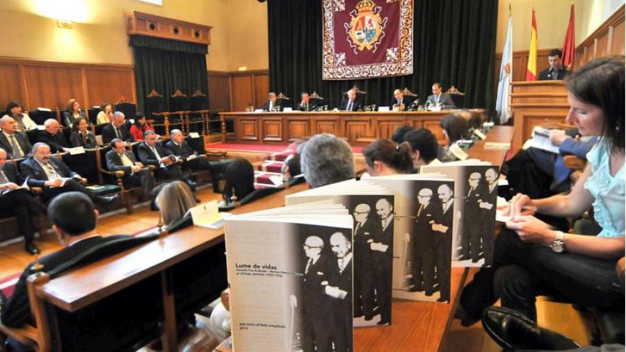 Presentouse o volume  (Foto: Santi Alvite)