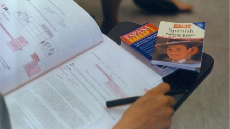 A USC investiga o papel que xoga a dimensión ambiental de contacto e uso do idioma en contextos non formais no desempeño da comprensión oral