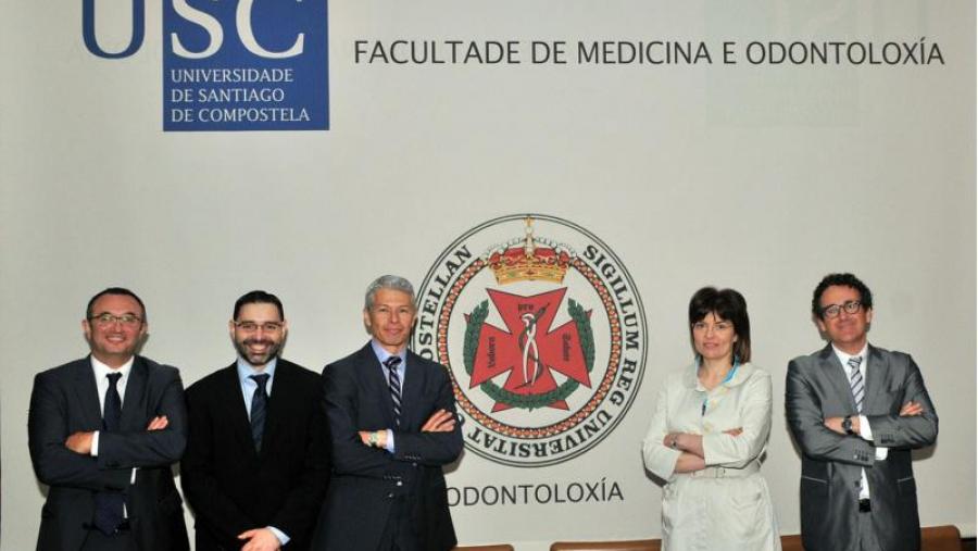 De esquerda a dereita, Pau García (director xeral para o Sur de Europa de Biomet3i), Victor Méndez, Xavier Vela, Mercedes Gallas e Xavier Rodríguez. Foto: Santi Alvite