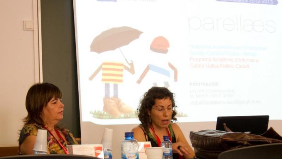 Mercè López e Dolors Perarnau, durante a presentación do programa Parellaes da USC en Salamanca