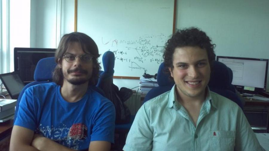 Diego Martínez e Xabier Cid son investigadores da Facultade de Física da USC