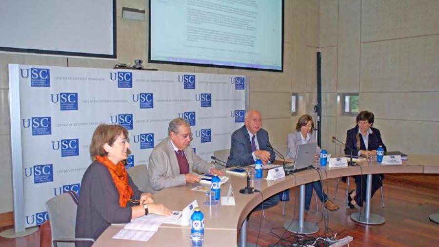 O coloquio celébrase no CEA, onde o inaugurou o reitor (no centro da imaxe). Foto: Alfonso-Servimav