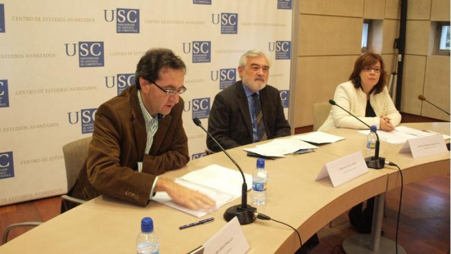 O simposio, que se celebrase no CEA, contou na sesión inaugural coa participación do profesor Darío Villanueva (no centro). Foto: Alfonso-Servimav