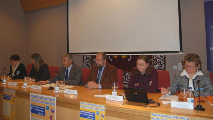 De esquerda a dereita, María Isabel González Rey, Lara Méndez, Pedro García Herradón, José López Orozco, Laurence Malingret e Julia Sevilla, na inauguración do coloquio internacional 'Fraditrad' en...