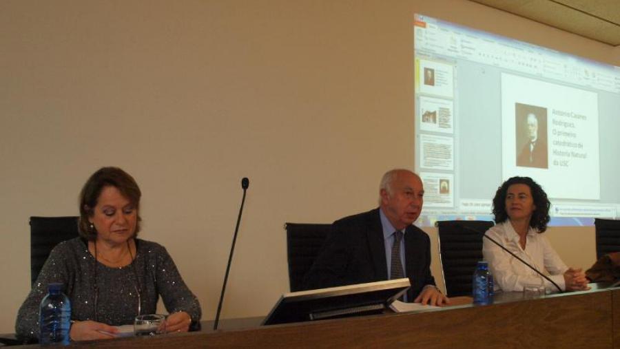 De esquerda a dereita, María Luz González, Juan Casares e Ánxela Bugallo (Foto: Alfonso SERVIMAV)