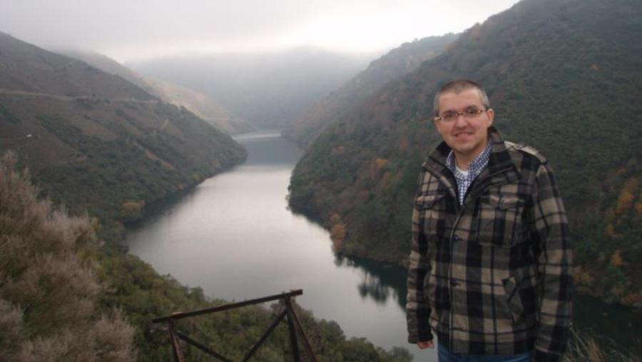Aureliano Malheiro, xunto cos investigadores do GI1716 visitou as parcelas de Guímaro na Ribeira Sacra