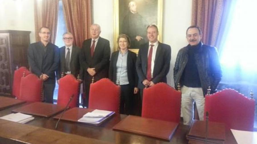 De esquerda a dereita: Carlos Vázquez Cendón, Xosé Luis Armesto, Juan Casares, Peregrina Quintela, Salustiano Mato e José Durany