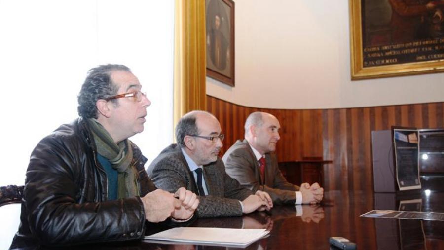 A convocatoria presentouse nun acto que presidiu o vicerreitor Francisco Durán. Foto: Alfonso-Servimav