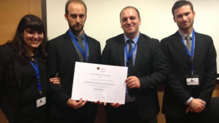 O Club de Debate Compostela gaña o X Torneo Nacional de Debate Inter-Ceu