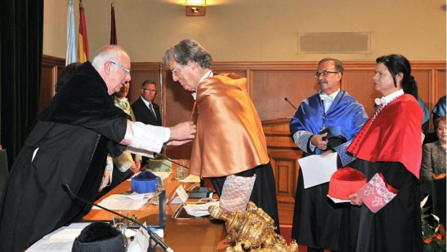 O reitor presidiu a investidura de  Gatze Lettinga. Foto: Santi Alvite