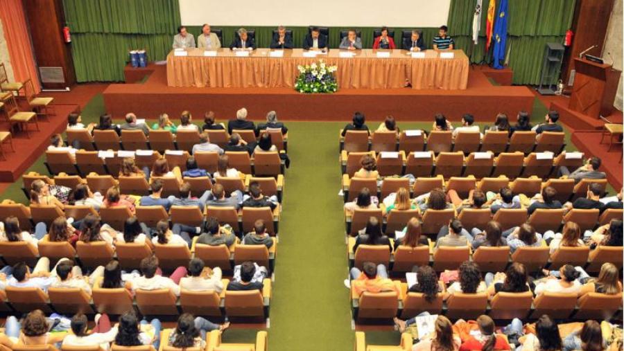 A Facultade de Medicina e Odontoloxía recibe o novo alumnado