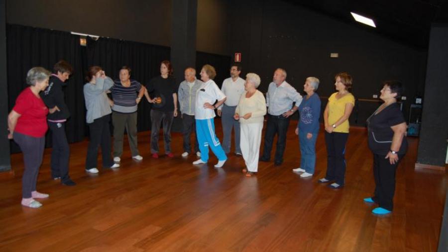 Participantes no taller de iniciación á arte dramática dirixido ao IV Ciclo Universitario