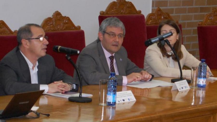 Concheiro, García Herradón e Begoña Barreiro, na clausura da xornada