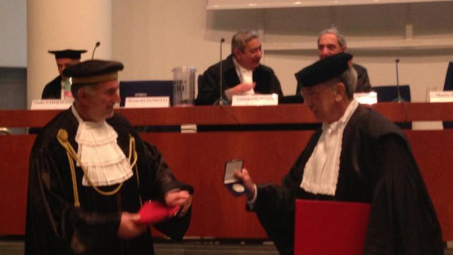 O profesor da USC José Luis Carro, investido doutor honoris causa pola Universidade italiana Roma Tre 