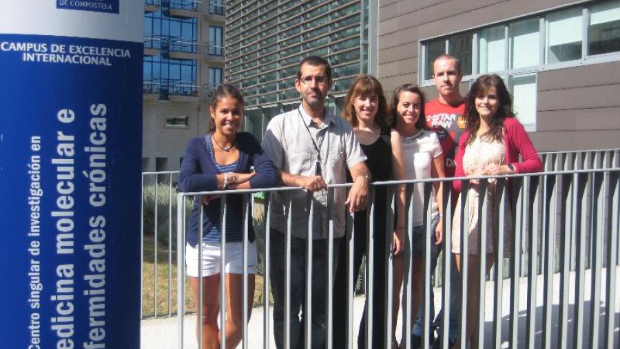 Anxo Vidal (segundo pola esquerda) co seu grupo de Ciclo Celular e Oncoloxía