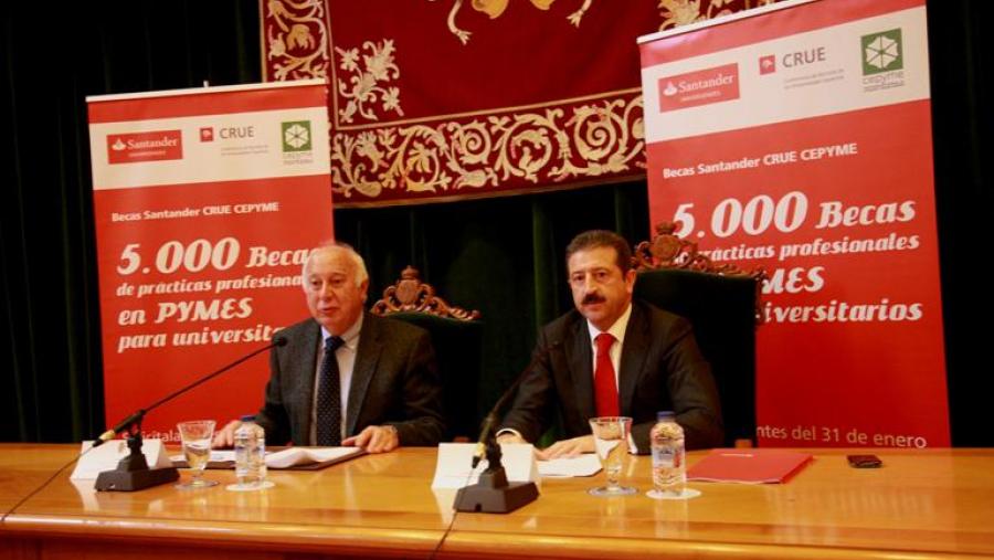 Juan Casares e Pablo Berdiel presentaron a terceira edición do programa de bolsas de prácticas (Foto: SERVIMAV-USC)