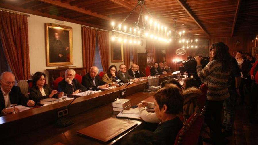 A presentación dos dous novos volumes celebrouse no Salón Reitoral do Colexio de San Xerome. Foto: Servimav-USC