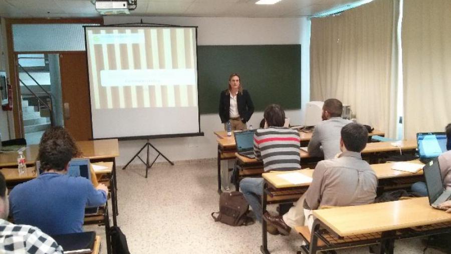 Ana Oróns, na súa intervención na Escola Politécnica