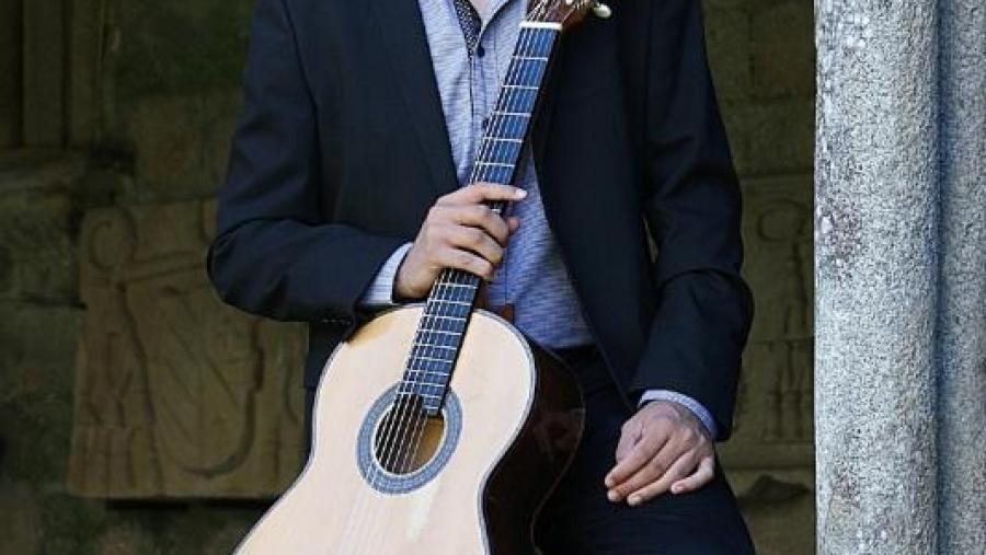 Samuel Diz, coa súa guitarra