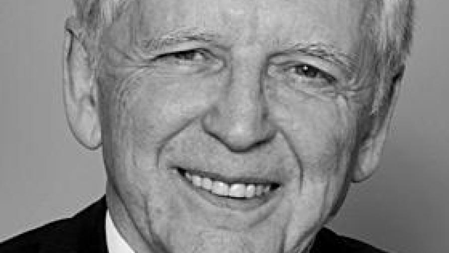 Harald zur Hausen recibiu o Nobel en Medicina en 2008 polo seu traballo relacionando o virus do papiloma humano co desenvolvemento do cancro cervical