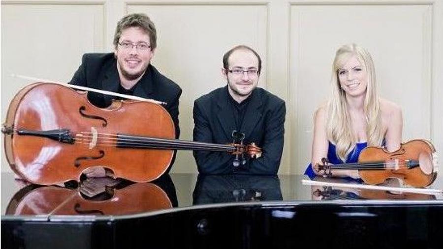 O Golden Piano Trío interpreta no Paraninfo da Universidade pezas de Dvorak e Brahms