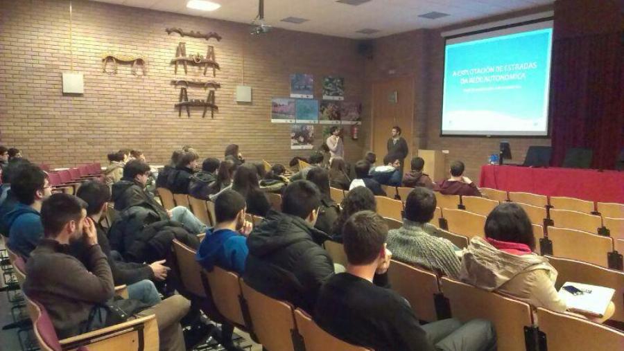 Asistentes ao relatorio de Daniel Núñez na Escola Politécnica Superior de Lugo