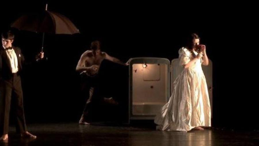 ‘Apnea (2ª variación)’ é a proposta escénica que a Aula de Teatro de Santiago preparou para este curso