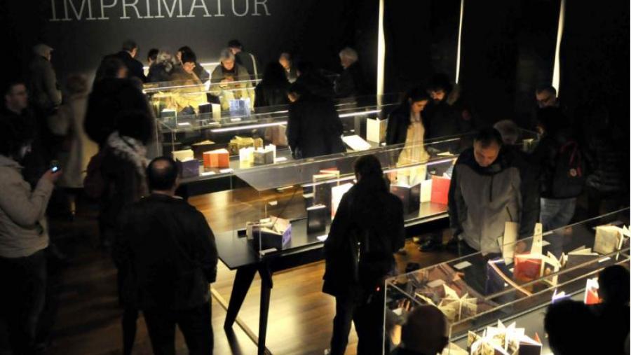 O reitor inaugura este xoves a exposición Imprimitur sobre a historia do libro e a encadernación