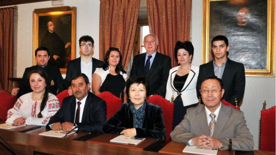 A delegación coñecerá a xestión de relacións internacionais na USC. Foto: Santi Alvite