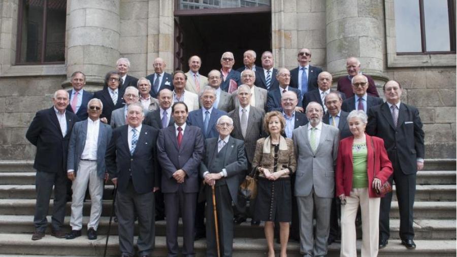 Os integrantes da promoción volveron este venres ás aulas nas que iniciaron os seus estudos. Foto: Novoa