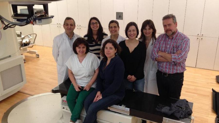 De esquerda a dereita: sentadas Ana Carballo, Ana Vega. De pé: Ramón Lobato, Begoña Taboada, Paula Peleteiro, Laura Fachal, Patricia Calvo e Antonio Gómez