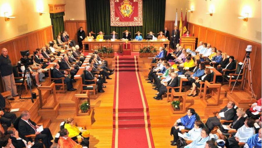 O acto celebrouse no Salón Nobre do Colexio de Fonseca cunha grande afluencia da comunidade universitaria. Foto: Santi Alvite