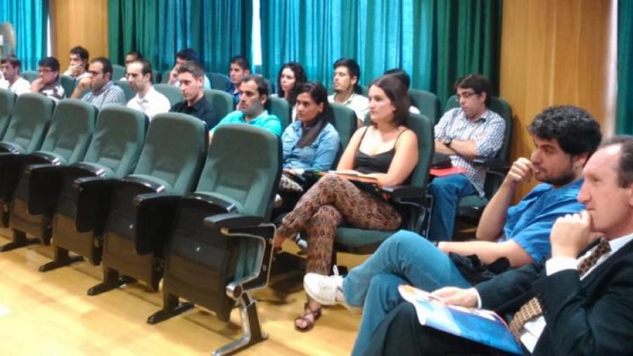 Alumnos e docentes do Máster en Dirección de Proxectos, na Escola Politécnica Superior