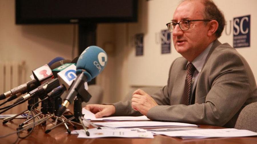 Elisardo dirixe a Unidade de Tabaquismo e Trastornos Aditivos da USC. (Foto: SERVIMAV-USC)