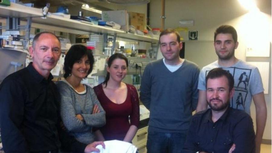 Foto de grupo do equipo de investigación de Román Pérez, primeiro pola esquerda