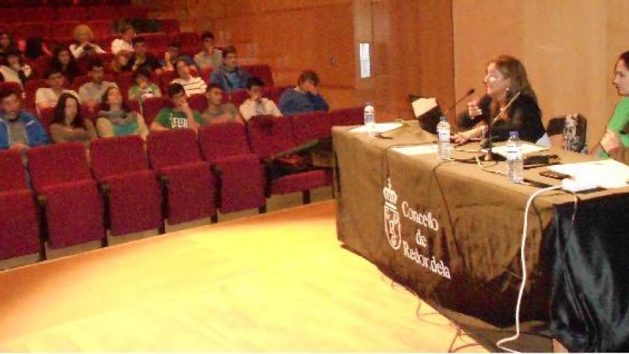 Leis, Vázquez e Castro, na xornada divulgativa celebrada en Redodenla