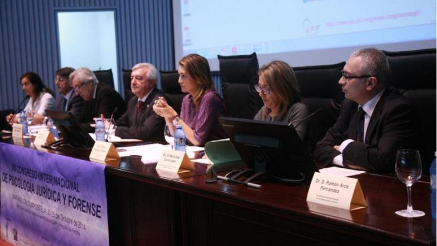 Comezou o congreso de Psicoloxía Xurídica e Forense cunha especial atención á familia