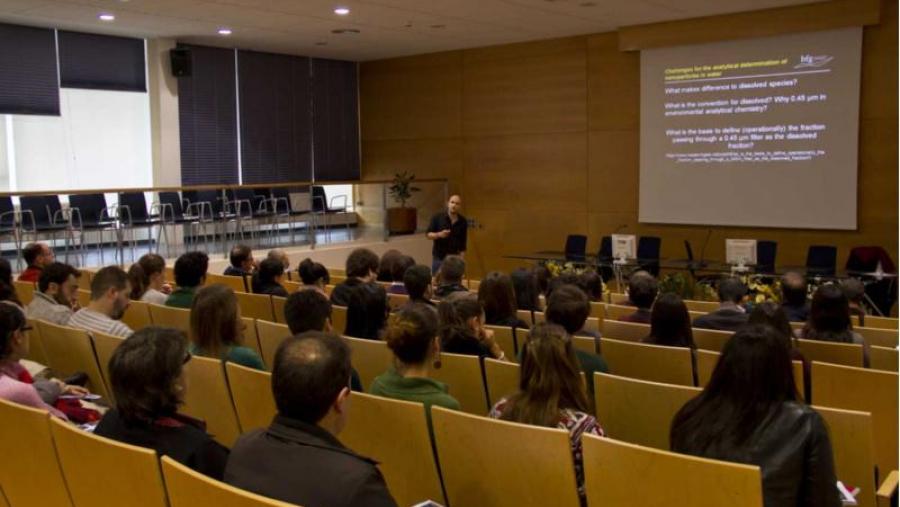 O seminario 'Nanopartículas en augas e augas residuais' contou coa asistencia de membros da Rede REGATA