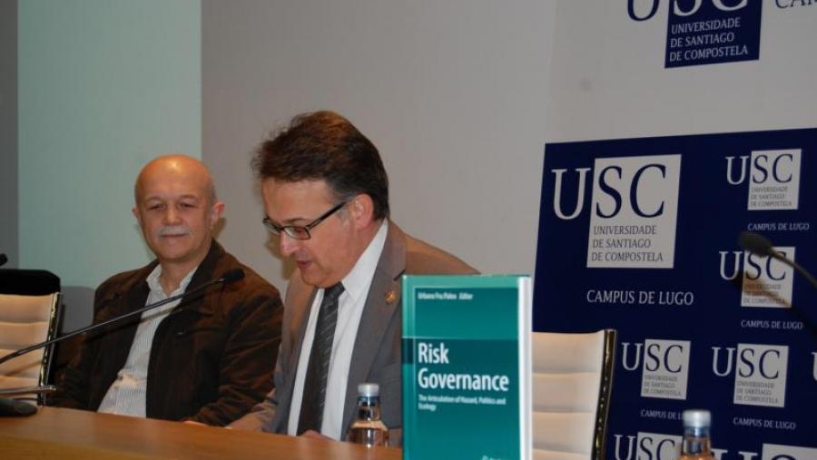 Urbano Fra e Javier Bueno, na presentación do libro 'Risk Governance' na Casa do Saber