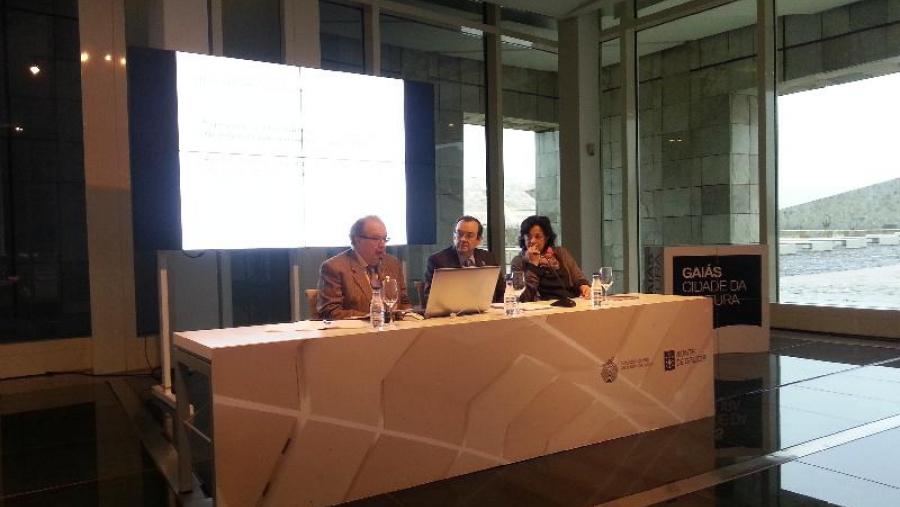 O profesor De Miguel, á esquerda, presentou na cidade da Cultura as principais conclusións do estudo