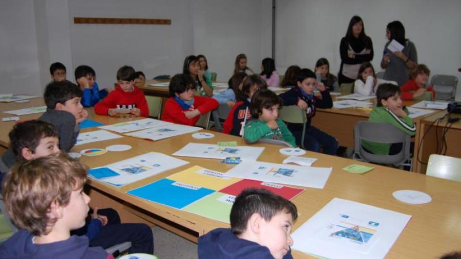 Escolares do Colexio Fingoi, nos obradoiros alimentarios desenvolvidos na Facultade de Ciencias