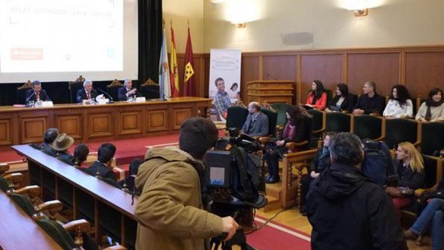 No acto estudantes e empresas contaron as súas experiencias como beneficiarias (Foto: SERVIMAV)