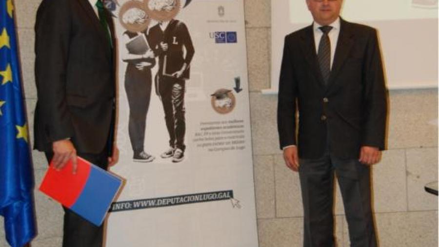 José Ramón Gózmez Besteiro e Javier Bueno, na presentación do plan de captación de talento