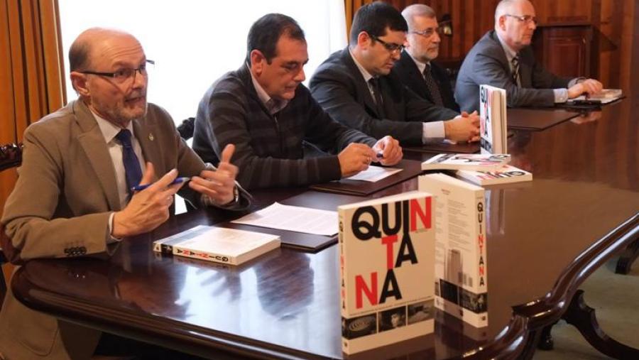 Alfredo Vigo Trasancos, en primeiro termo, é o novo director da publicación (Foto:SERVIMAV-USC)