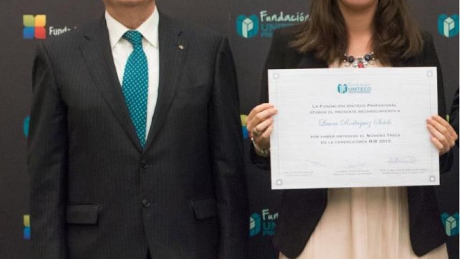 Unha graduada da Universidade de Santiago, galardoada nos III Premios MIR da Fundación Uniteco Profesional