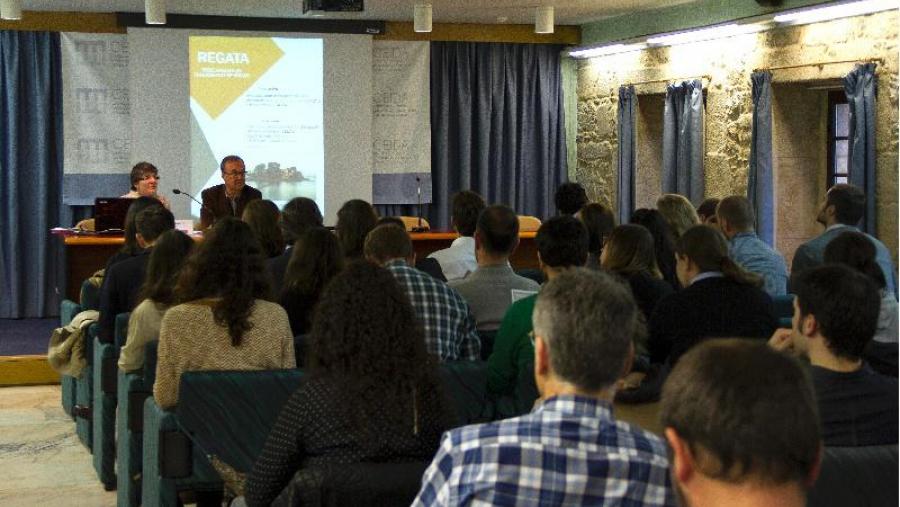 Os docentes Juan Lema e Anuska Mosquera deron a benvida aos participantes