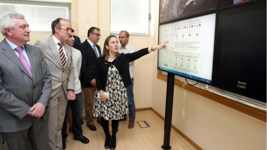 En primeiro termo e de esquerda a dereita, Juan Viaño, Senén Barro e Ethel Vázquez. Foto: Xunta de Galicia