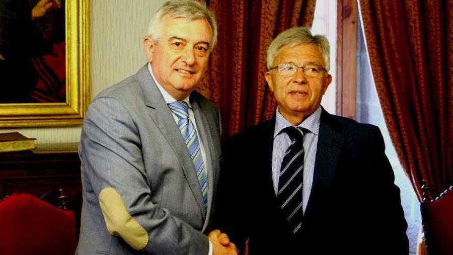 Alumnado da Facultade de Ciencias Económicas e Empresariais realizará prácticas en empresas da asociación Área Empresarial do Tambre